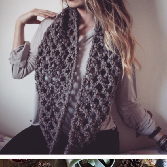 GIFT SET | Infinity Scarf + Knit Twist Headband - Picture 5 of 8