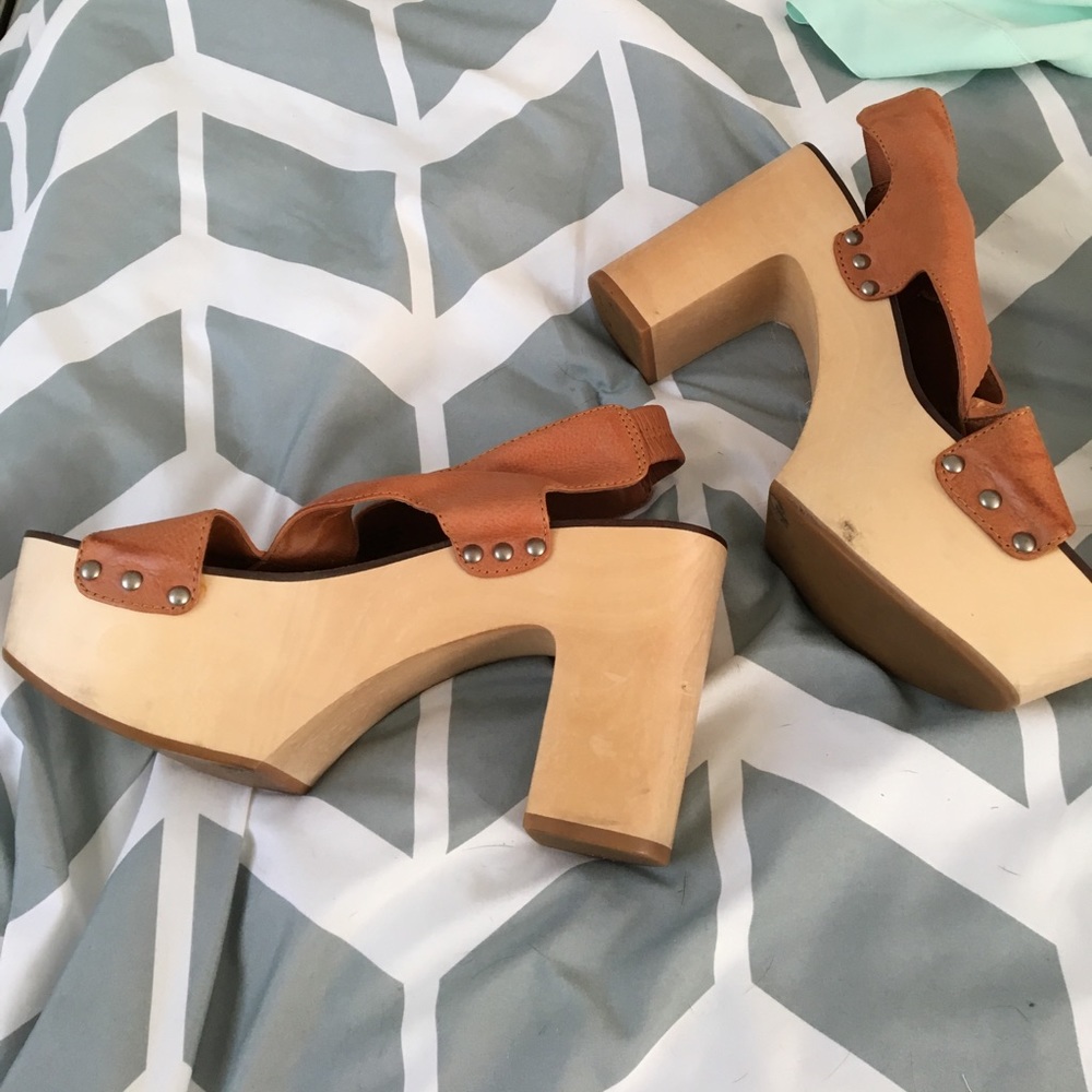 Lucky platform shoes
