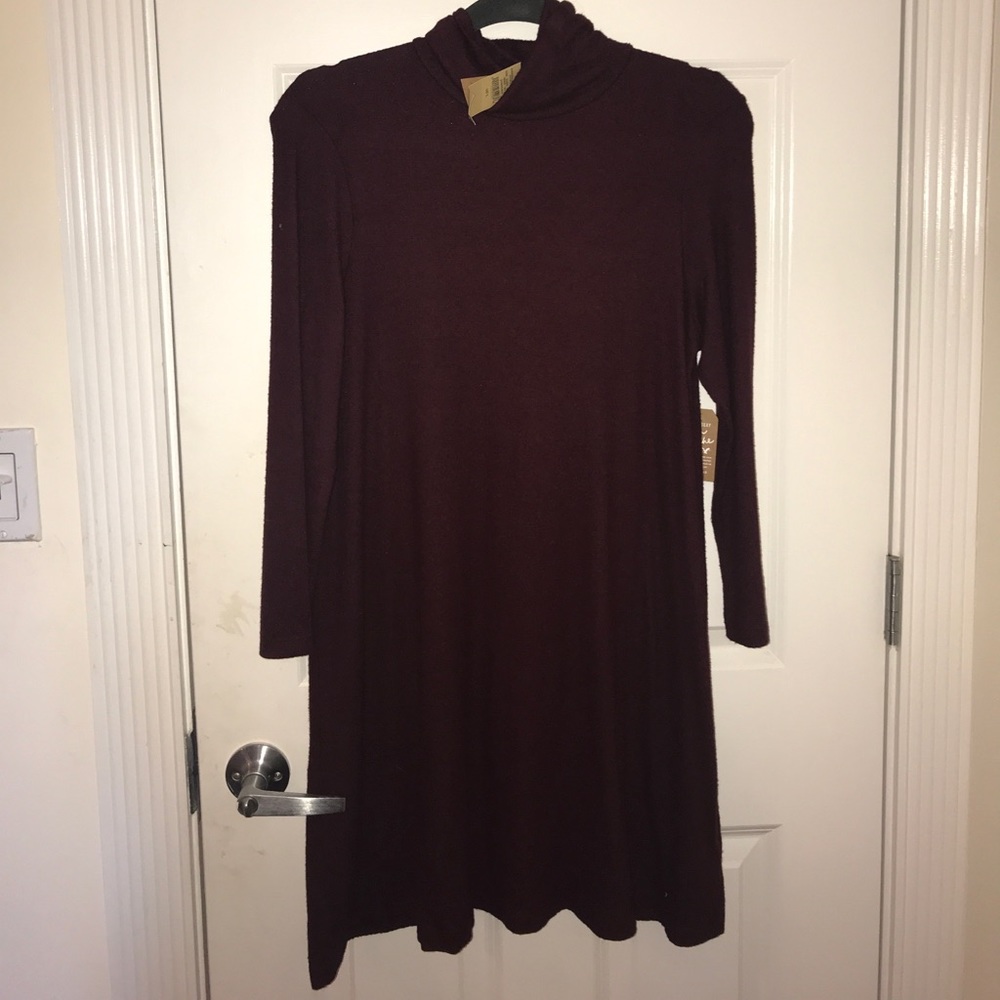 American Eagle MAROON TURTLENECK T-SHIRT DRESS