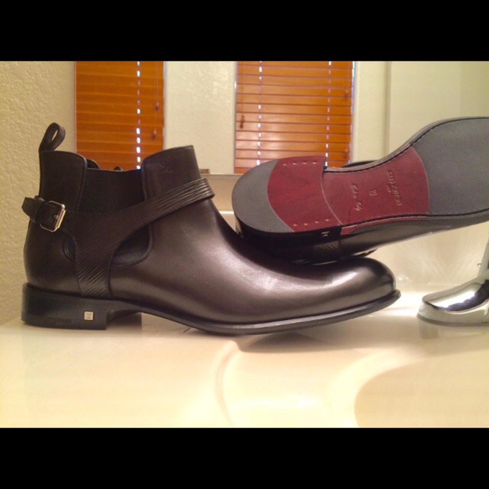 LV Greenwich Ankle Boot. Brand new $850.00