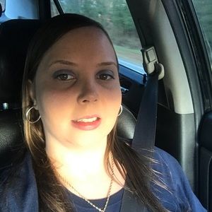 Meet your Posher, Leigh