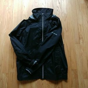 Columbia wind breaker