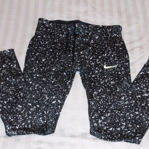 Nike leggings