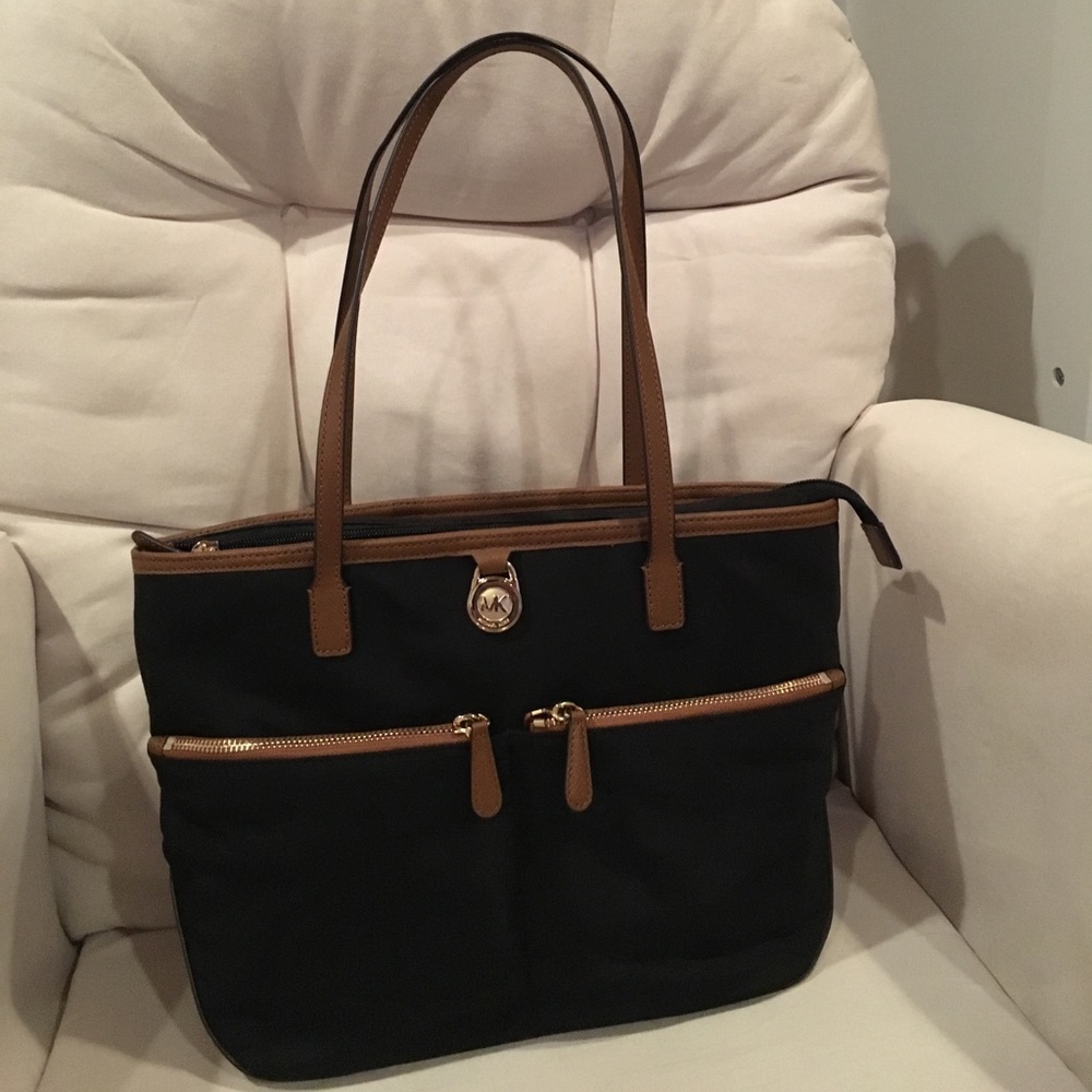 Michael Kors Kempton Black shoulder bag NWT