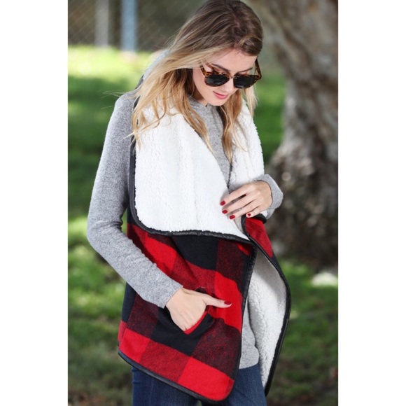 LAST ONE! Faux Fur Open Front Vest with Pockets - Picture 2 of 5