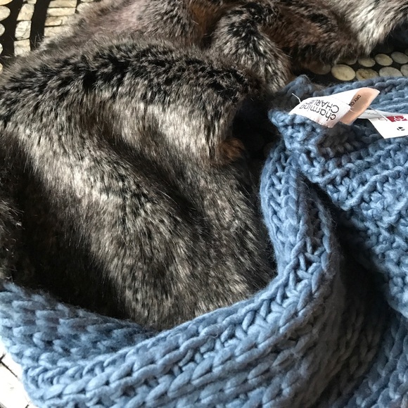 Charming Charlie knit scarf with faux fur at neck - Picture 5 of 5