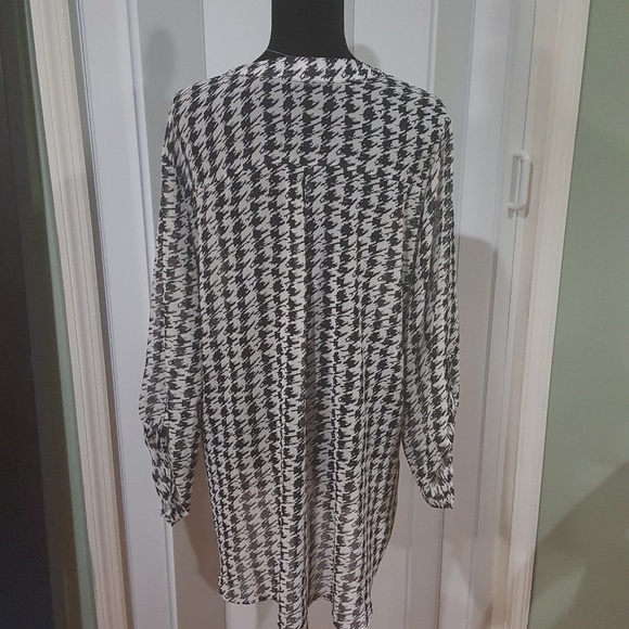 Blouse - Picture 2 of 2