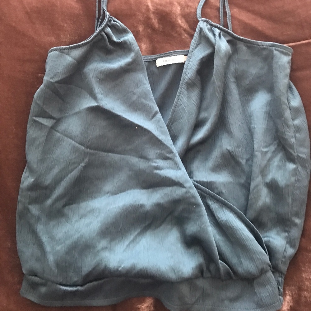 Silk crossover crop top