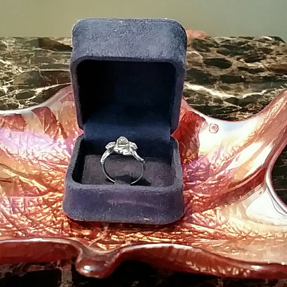 Ring - Picture 2 of 2