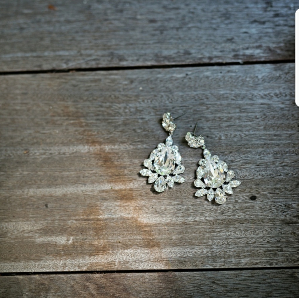 Marlena Dupelle swarovski crystal earrings