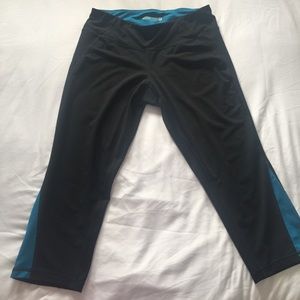 TWO 3/4 Exercise Leggings