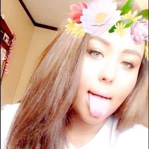 Meet your Posher, Monay