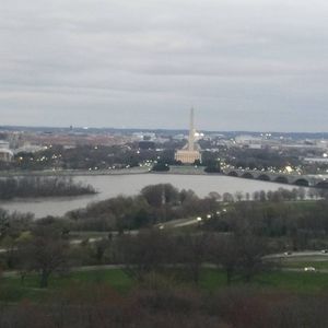 Meet your Posher, Kenneth