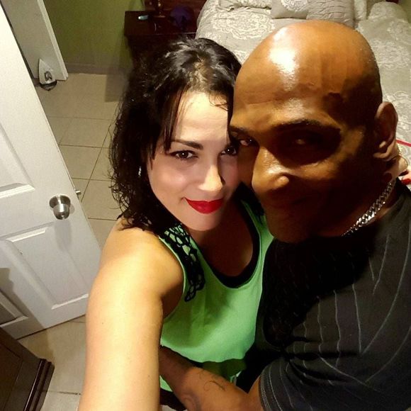 Meet your Posher, Cynthia - Picture 1 of 1