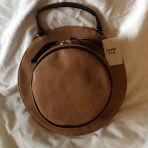 Purse can be Cross body, backpack or hand bag