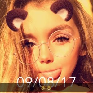 Meet your Posher, Rebecca