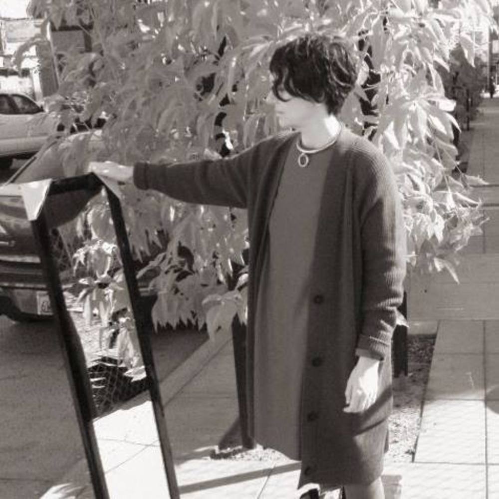 Meet your Posher, Adrienne