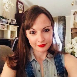 Meet your Posher, Danielle