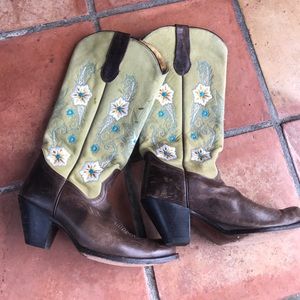 Cowboy boots size 10