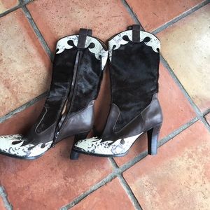 Super cute Donald Pliner boots size 10