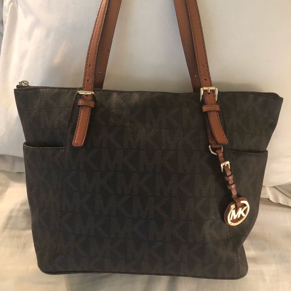 Michael kors zippered tote