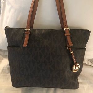 Michael kors zippered tote