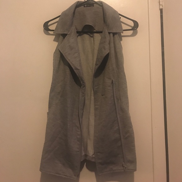 Vest - Picture 1 of 3