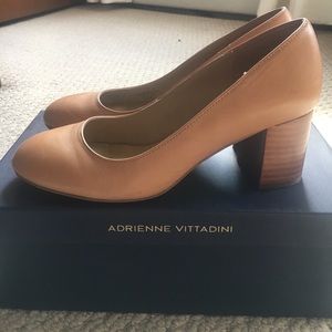 Nude Pumps