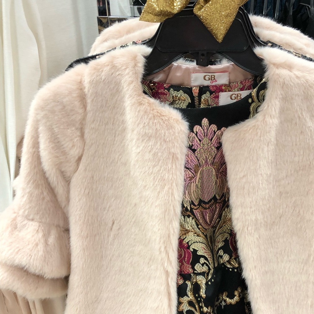 Meet your Posher, Candace