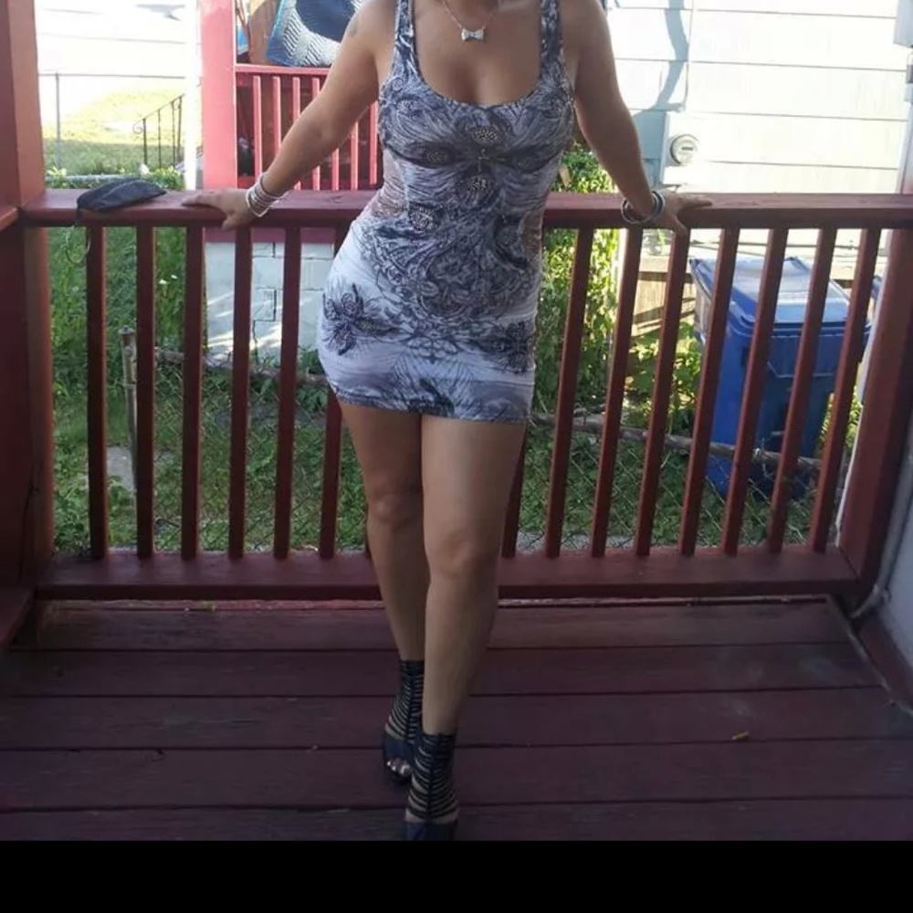Dress - Picture 4 of 4