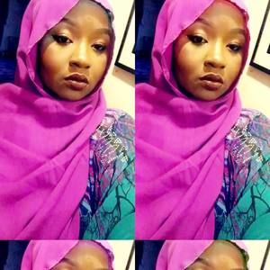 Meet your Posher, Dina