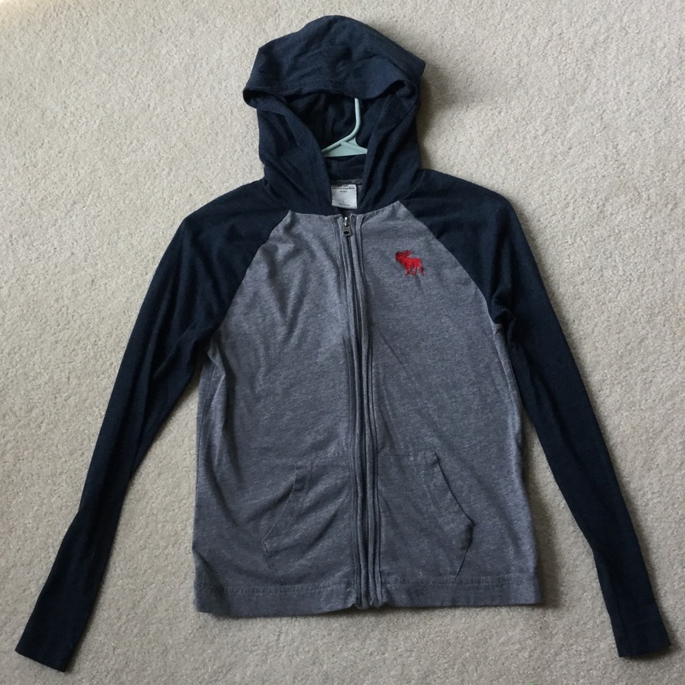 Hoodie jacket type shirt with pockets . Like new