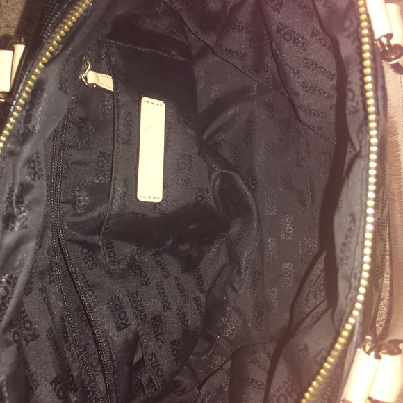 Michael Kors Purse- 100% authentic - Picture 3 of 5