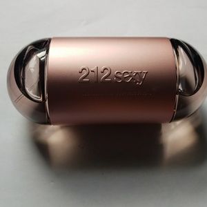 Authentic NEVER USED Carolina Herrera 212