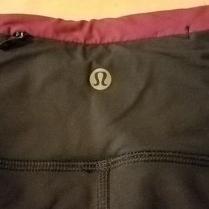 Lululemmon size 4 7/8 tights