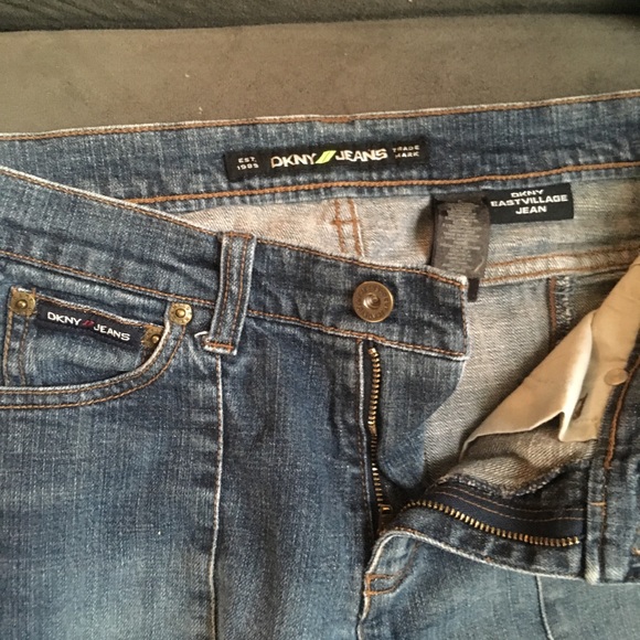 Size 6 DKNY East Village Bootcut Classic Jeans - Picture 3 of 7