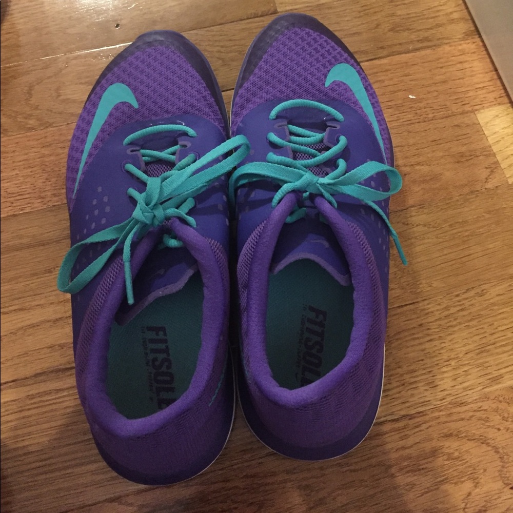 Nike tennis shoes