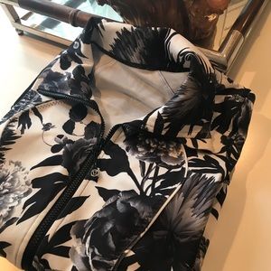 LULULEMON Sz4 Nice Asana Jacket Floral Brisk Bloom