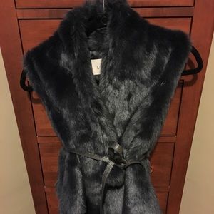 Fur vest, super cute for fall!! 🍁🍂