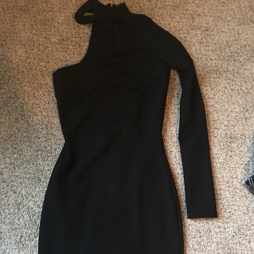 One shoulder black dress