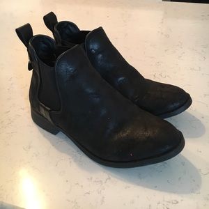 Mossimo black Chelsea boot!