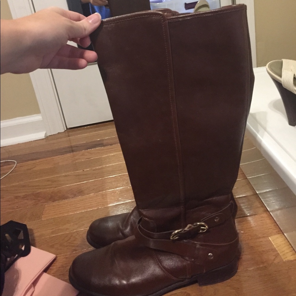Brown boots