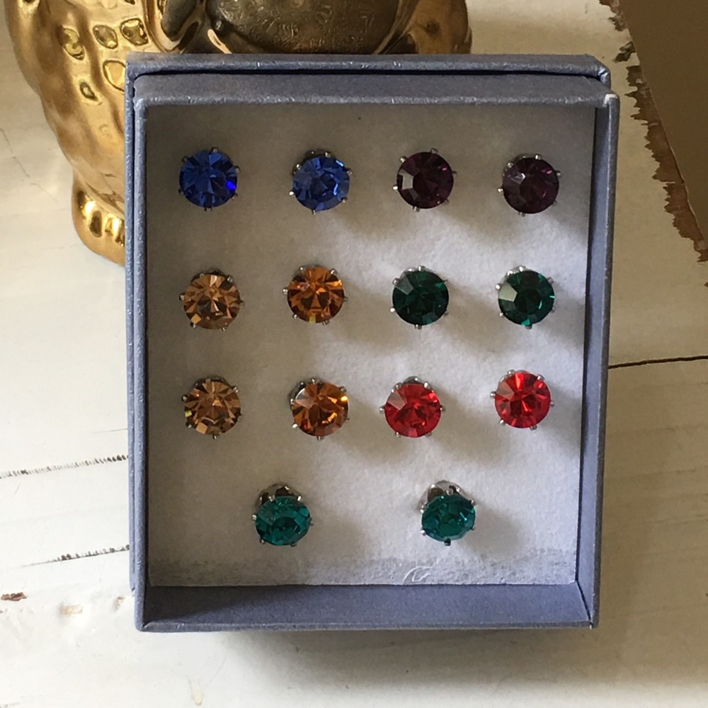 💘Seven pairs of earrings💘