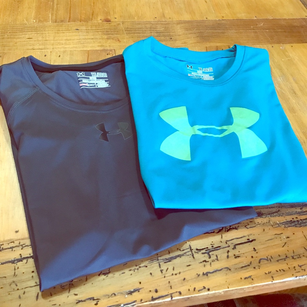 2 Short Sleeved Under Armour Shirts YXL