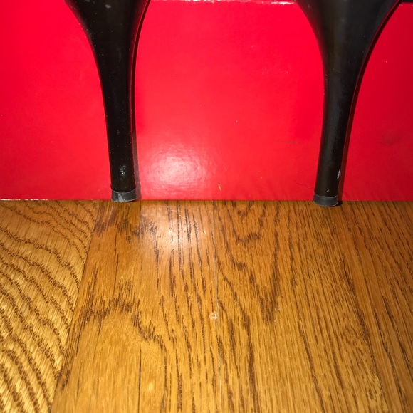 GUESS ⁉️ HEELS - Picture 3 of 3