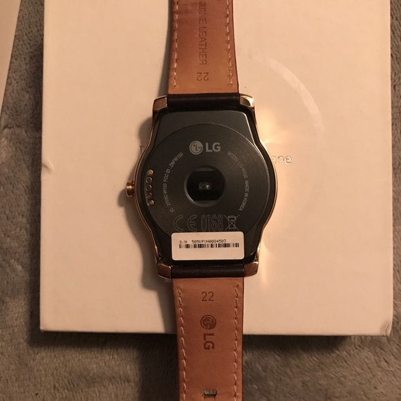 LG Watch Urbane in Gold - W150 - Unisex main image 4