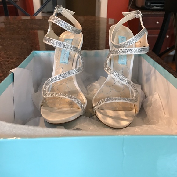 Betsey Johnson Ivory Satin Dress Shoes - Picture 2 of 3