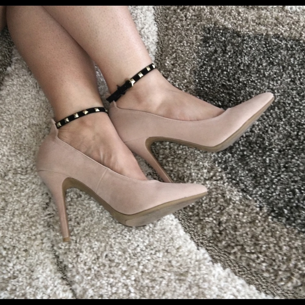 Anne Michelle heels