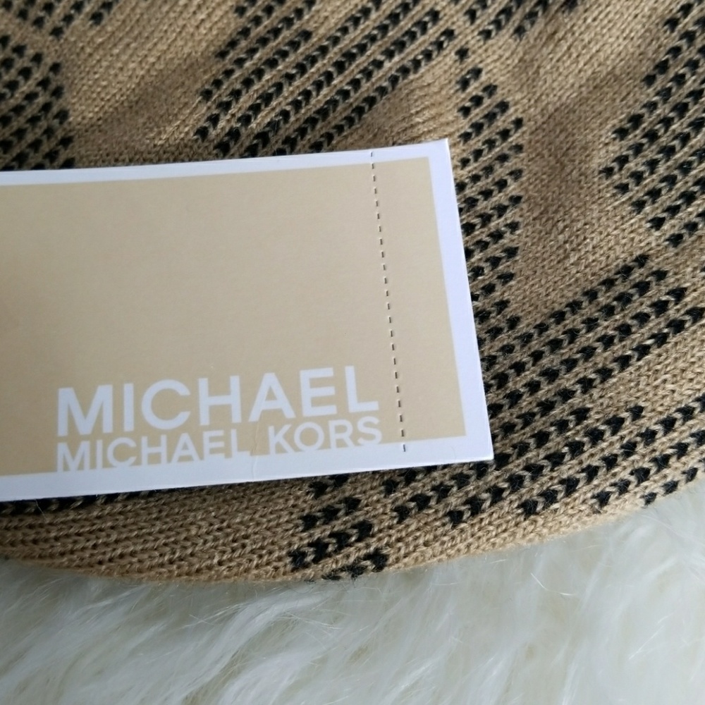 💓1 LEFT💓Michael Kors BEANIE - Picture 3 of 3