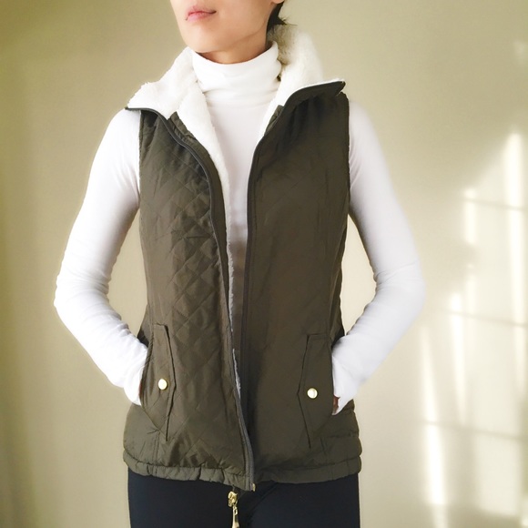 Last piece quilted shearling vest. ON SALE - Picture 4 of 4